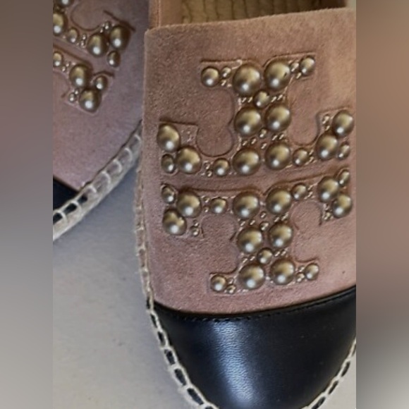 Tory Burch pearl logo cap toe leather and suede espadrille. Size 9.5. EUC - Picture 2 of 9